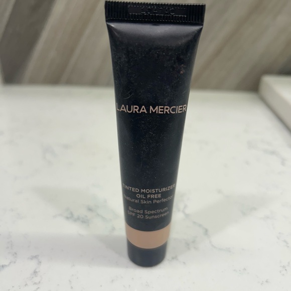 laura mercier Other - Laura Mercier Tinted Moisturizer - Porcelain
